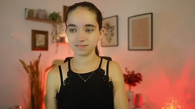 Snapshot of Gia_Paige18 chatting on 09-18-25, 01:02 Gia Paige18 online show from 09-18-25, 01:02