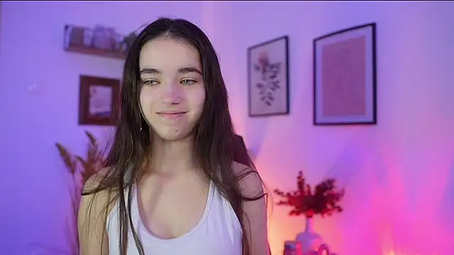 Snapshot of Gia_Paige18 chatting on 10-21-25, 08:15 Gia Paige18 online show from 10-21-25, 08:15