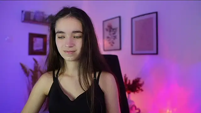 Snapshot of Gia_Paige18 chatting on 10-26-25, 02:12 Gia Paige18 online show from 10-26-25, 02:12