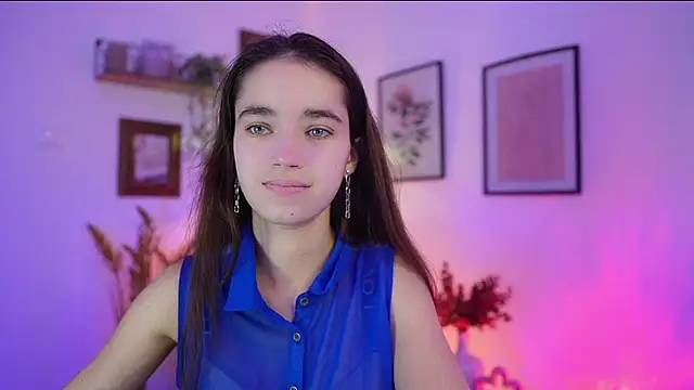 Snapshot of Gia_Paige18 chatting on 10-30-25, 02:07 Gia Paige18 online show from 10-30-25, 02:07