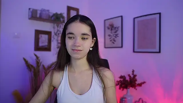 Snapshot of Gia_Paige18 chatting on 11-30-25, 02:21 Gia Paige18 online show from 11-30-25, 02:21