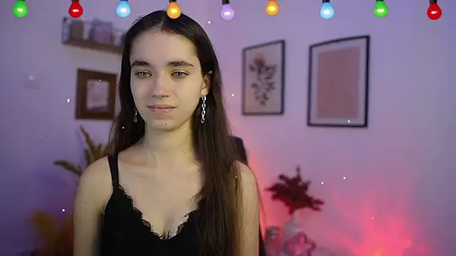 Snapshot of Gia_Paige18 chatting on 12-21-25, 02:02 Gia Paige18 online show from 12-21-25, 02:02