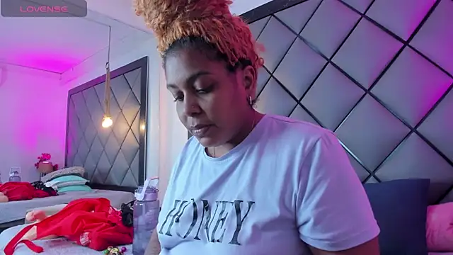 ELLA KELLY online show from 04-07-26, 12:16