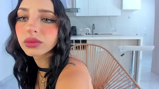 Snapshot of MelodyAdamss chatting on 02-21-25, 07:43 MelodyAdamss online show from 02-21-25, 07:43