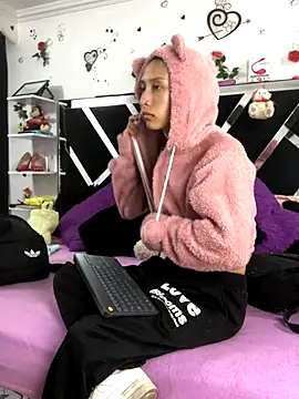 Snapshot of 1lovelygirls chatting on 10-07-25, 12:02 1lovelygirls online show from 10-07-25, 12:02