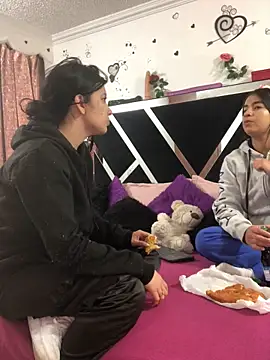 Snapshot of 1lovelygirls chatting on 10-15-25, 12:16 1lovelygirls online show from 10-15-25, 12:16