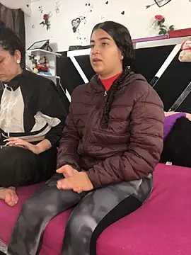 Snapshot of 1lovelygirls chatting on 11-05-25, 12:16 1lovelygirls online show from 11-05-25, 12:16