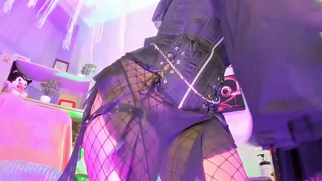 kuromi69 online show from 02-06-26, 05:12