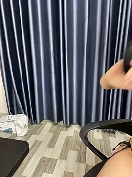 Snapshot of Louis_Baby chatting on 12-06-24, 01:33 Louis Baby online show from 12-06-24, 01:33