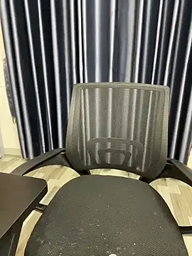 Snapshot of Louis_Baby chatting on 12-19-24, 03:19 Louis Baby online show from 12-19-24, 03:19