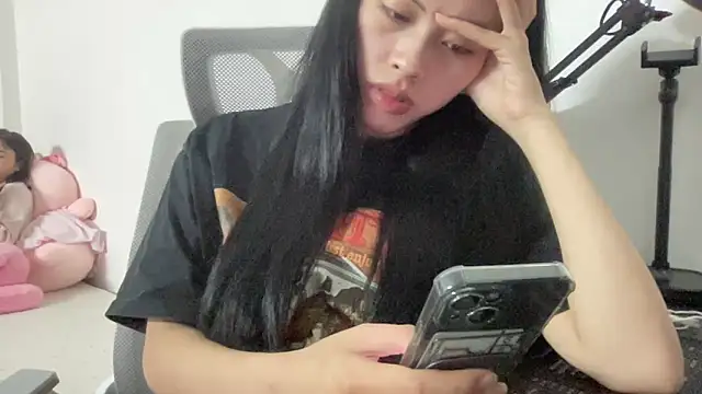 Snapshot of Louis_Baby chatting on 12-05-25, 08:23 Louis Baby online show from 12-05-25, 08:23