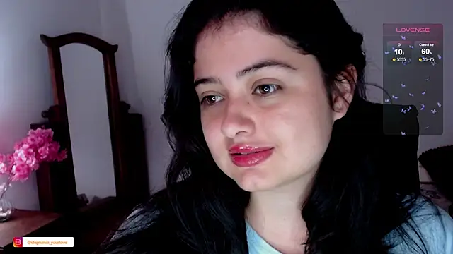 Stephania 18 online show from 11-28-25, 02:53