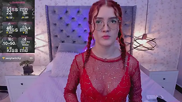 Snapshot of MiaWinx chatting on 12-15-24, 01:57 MiaWinx online show from 12-15-24, 01:57