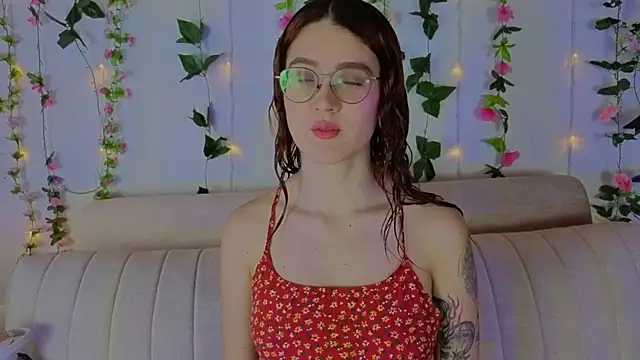 Snapshot of MiaWinx chatting on 11-20-25, 09:03 MiaWinx online show from 11-20-25, 09:03