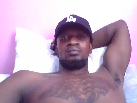 Snapshot of Tonedom chatting on 10-29-25, 09:55 Tonedom online show from 10-29-25, 09:55