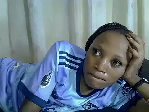 Snapshot of SpicyPetite chatting on 02-15-25, 06:23 SpicyPetite online show from 02-15-25, 06:23