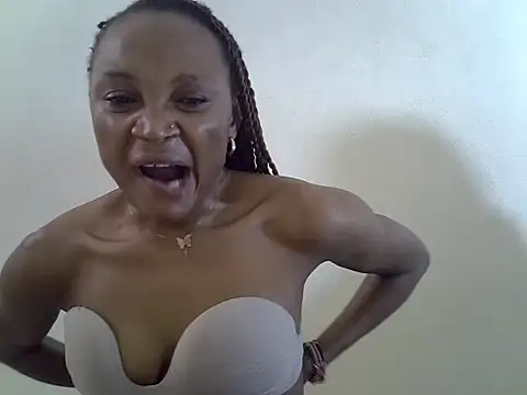 Snapshot of SpicyPetite chatting on 10-17-25, 08:06 SpicyPetite online show from 10-17-25, 08:06