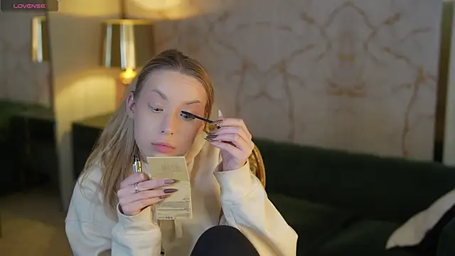 Linda054 online show from 09-30-25, 12:59