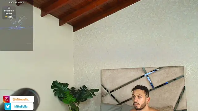 Snapshot of mike_belle chatting on 12-24-24, 08:38 mike belle online show from 12-24-24, 08:38