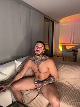 Snapshot of mike_belle chatting on 11-09-25, 01:59 mike belle online show from 11-09-25, 01:59