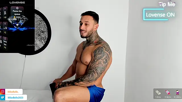 Snapshot of mike_belle chatting on 12-17-25, 01:00 mike belle online show from 12-17-25, 01:00