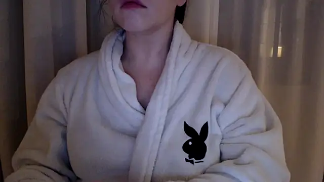 Snapshot of Sandysecret chatting on 03-19-25, 08:54 Sandysecret online show from 03-19-25, 08:54