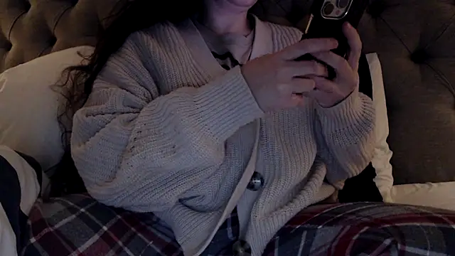 Snapshot of Sandysecret chatting on 11-24-25, 08:08 Sandysecret online show from 11-24-25, 08:08