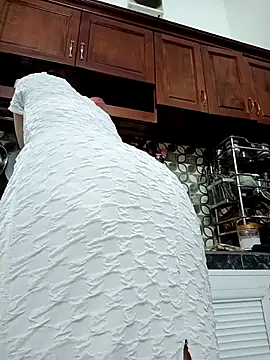 Snapshot of ___Erin___ chatting on 10-05-25, 03:49 Erin online show from 10-05-25, 03:49