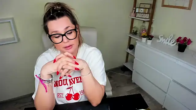 Snapshot of teaseDiana chatting on 02-20-25, 10:16 teaseDiana online show from 02-20-25, 10:16