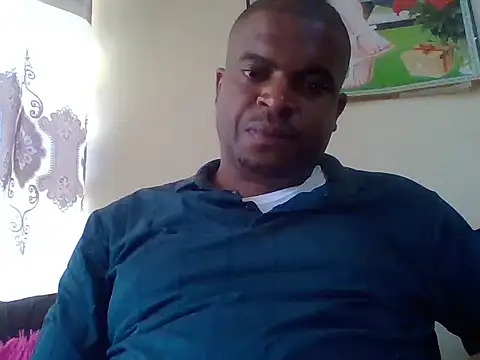 Snapshot of lui_cuuty chatting on 09-19-25, 12:06 lui cuuty online show from 09-19-25, 12:06