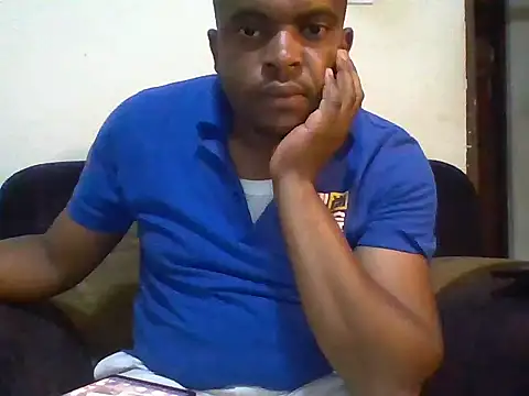 Snapshot of lui_cuuty chatting on 09-20-25, 02:18 lui cuuty online show from 09-20-25, 02:18