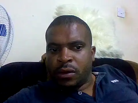 Snapshot of lui_cuuty chatting on 10-20-25, 04:07 lui cuuty online show from 10-20-25, 04:07