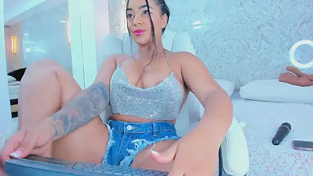 Snapshot of ximena_case chatting on 09-19-25, 03:52 ximena case online show from 09-19-25, 03:52