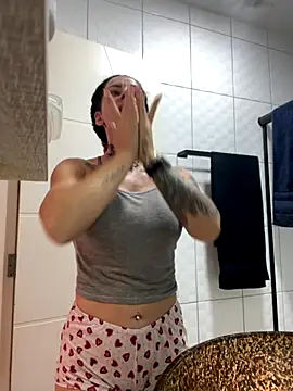 Snapshot of YasmimBrasil chatting on 11-01-25, 08:38 YasmimBrasil online show from 11-01-25, 08:38