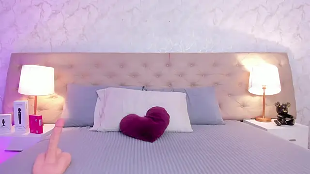 SofieReyes online show from 04-04-26, 01:41