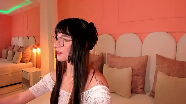 emilly williams  online show from 03-17-25, 04:54