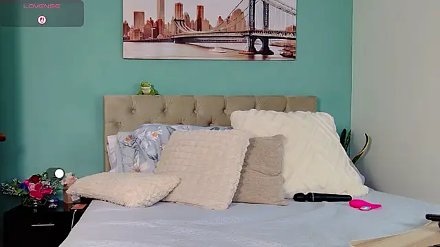 yanella fire online show from 10-04-25, 09:02