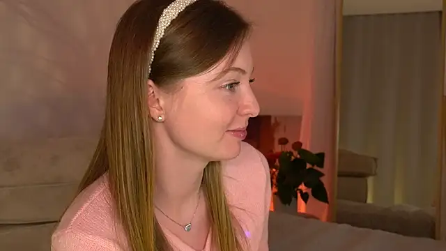 Snapshot of _elisa_omm_ chatting on 11-20-25, 11:21 elisa omm online show from 11-20-25, 11:21