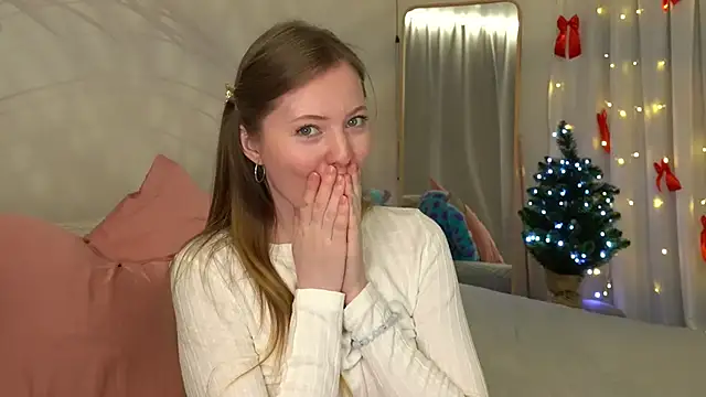 Snapshot of _elisa_omm_ chatting on 12-17-25, 01:06 elisa omm online show from 12-17-25, 01:06