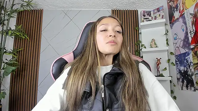 Snapshot of Victoria_Adams14 chatting on 02-14-25, 12:47 Victoria Adams14 online show from 02-14-25, 12:47