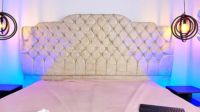 Snapshot of Victoria_Adams14 chatting on 02-23-25, 01:53 Victoria Adams14 online show from 02-23-25, 01:53