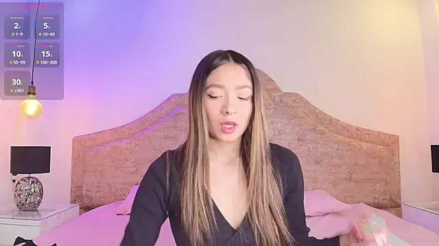 Snapshot of Victoria_Adams14 chatting on 09-27-25, 04:17 Victoria Adams14 online show from 09-27-25, 04:17