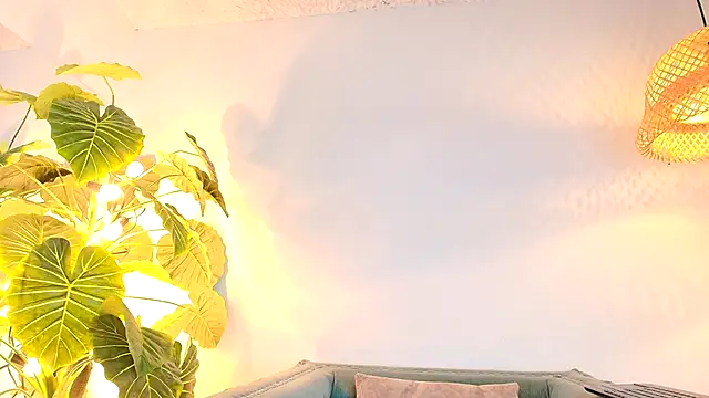 Snapshot of Victoria_Adams14 chatting on 10-09-25, 04:10 Victoria Adams14 online show from 10-09-25, 04:10