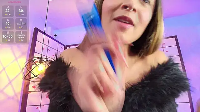 Snapshot of Victoria_Adams14 chatting on 10-20-25, 03:07 Victoria Adams14 online show from 10-20-25, 03:07