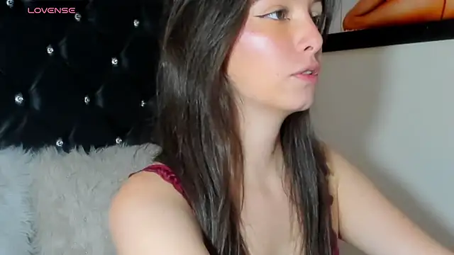 Snapshot of diana_queen_ chatting on 03-14-25, 09:32 diana queen online show from 03-14-25, 09:32