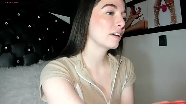 Snapshot of diana_queen_ chatting on 12-02-25, 09:54 diana queen online show from 12-02-25, 09:54