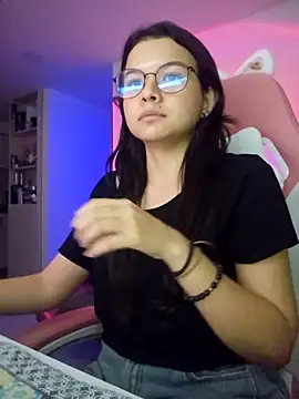 Snapshot of azumiichan chatting on 09-19-25, 11:49 azumiichan online show from 09-19-25, 11:49