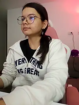 azumiichan online show from 12-17-25, 12:05