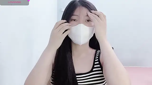 Snapshot of tanhxiu chatting on 11-11-25, 01:44 tanhxiu online show from 11-11-25, 01:44