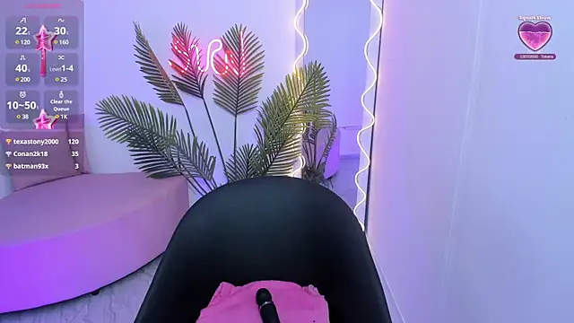 Snapshot of Chiara_tay chatting on 01-27-25, 01:16 Chiara tay online show from 01-27-25, 01:16